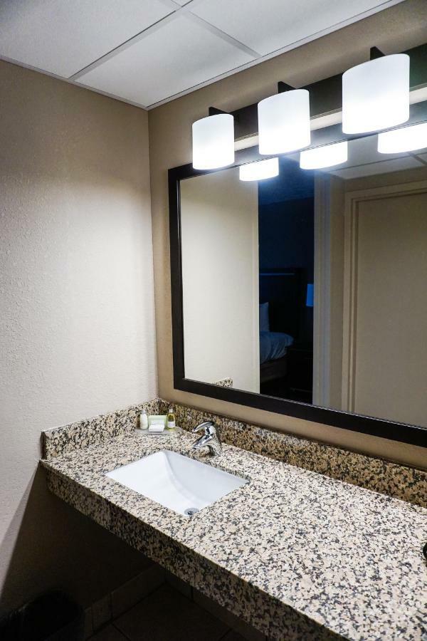 Boarders Inn & Suites By Cobblestone Hotels - Grand Island Εξωτερικό φωτογραφία